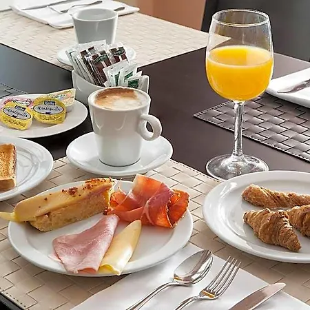 Naval Hotel 3*
