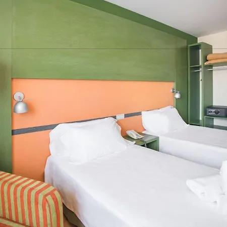 Naval Hotel 3*