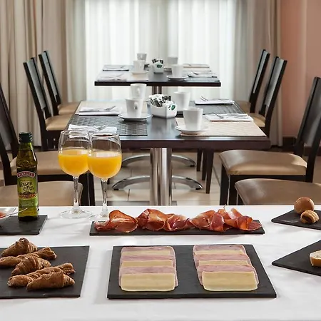 Hotel Naval 3*